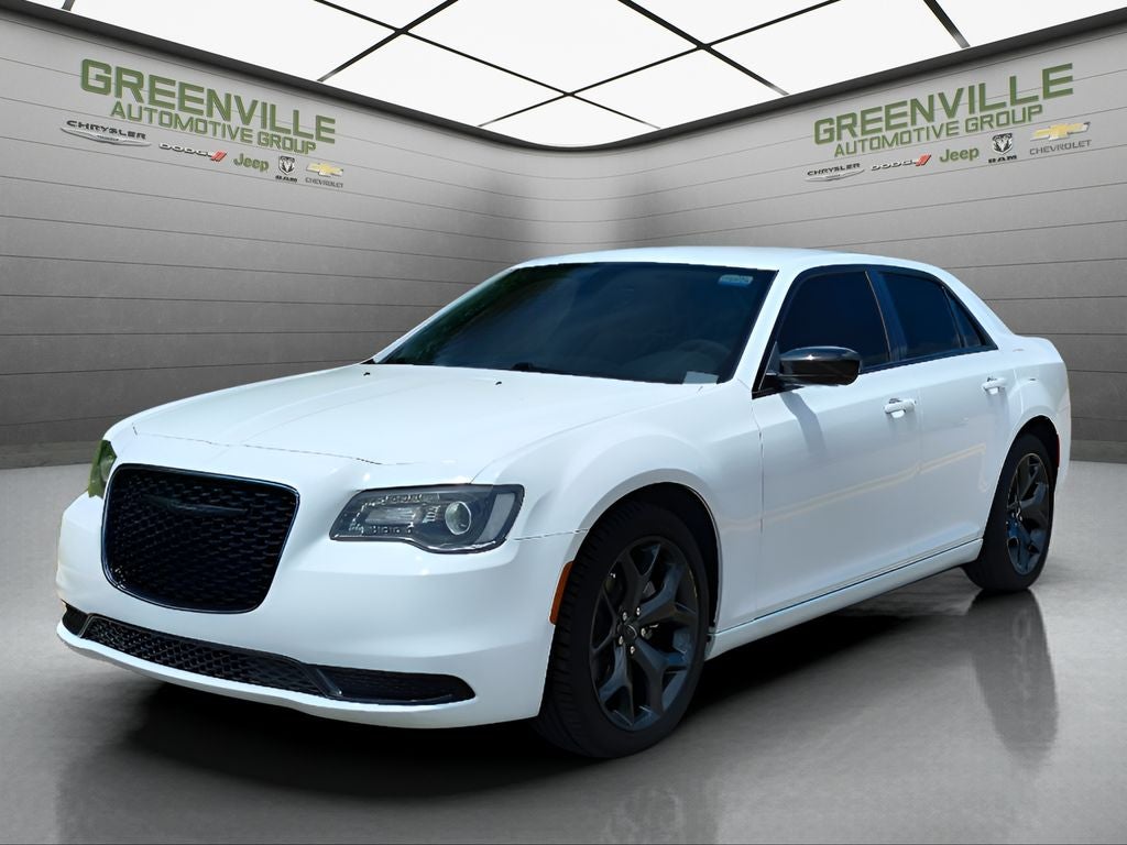 2023 Chrysler 300 Touring