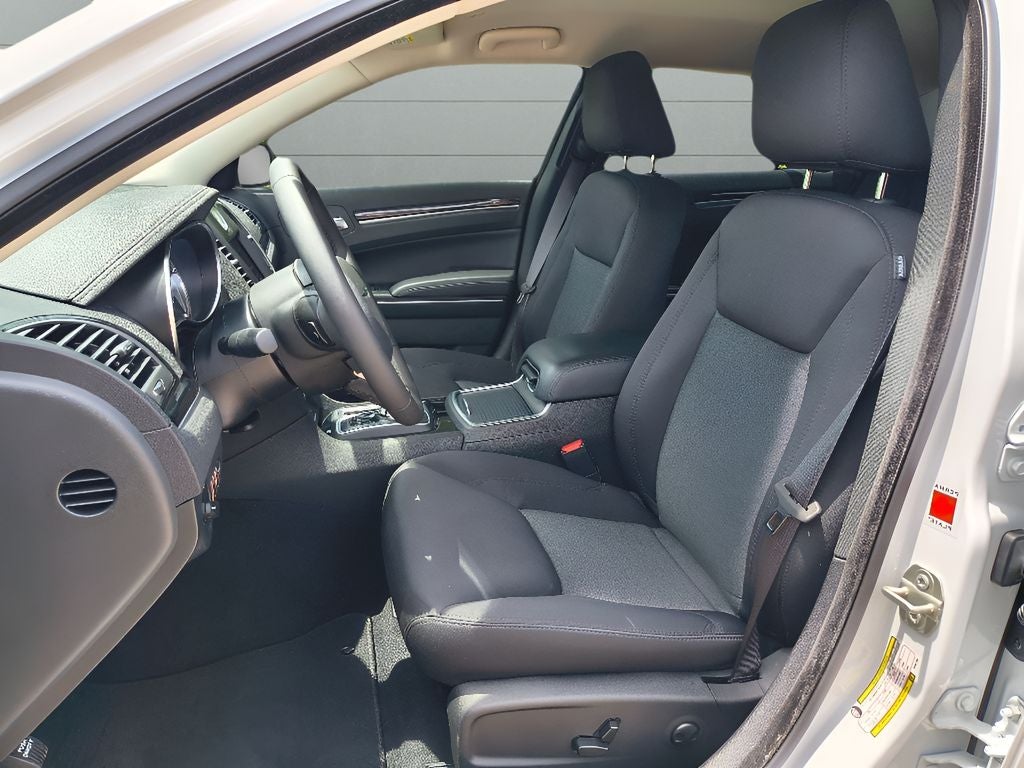 2023 Chrysler 300 Touring