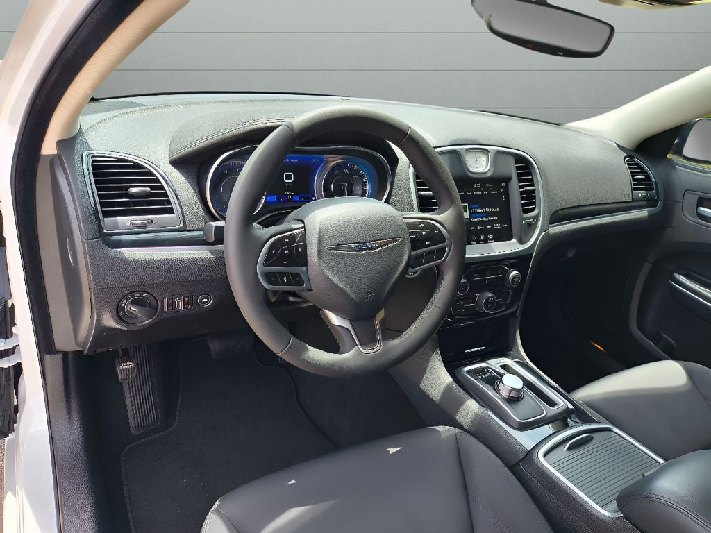 2023 Chrysler 300 Touring