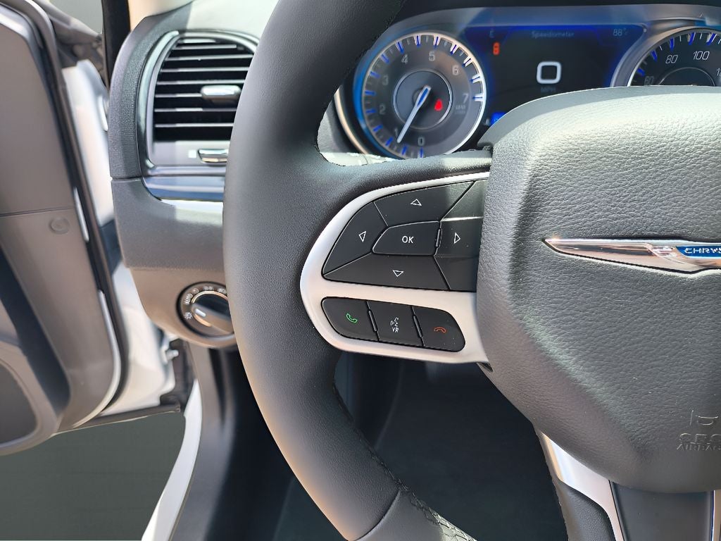 2023 Chrysler 300 Touring