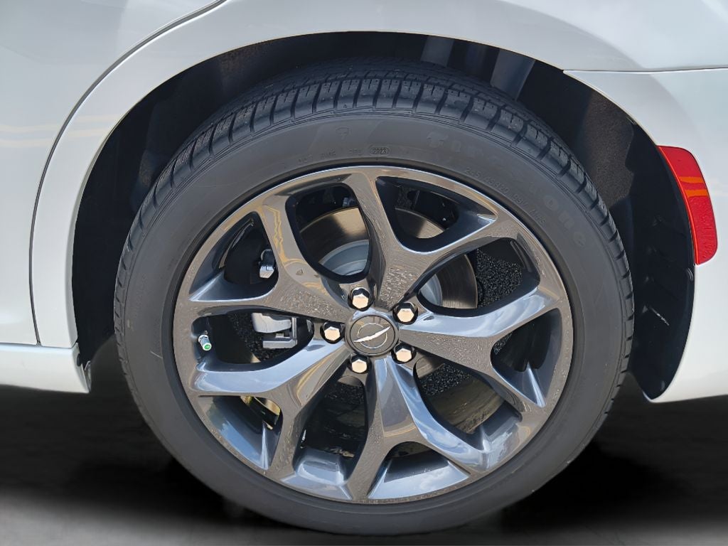 2023 Chrysler 300 Touring