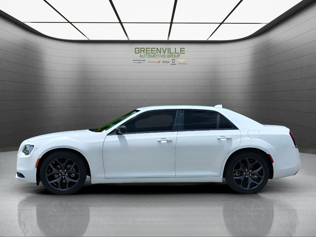 2023 Chrysler 300 Touring