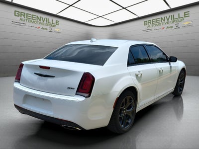 2023 Chrysler 300 Touring